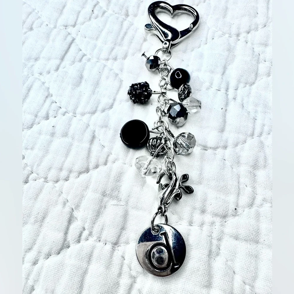 Bag/Purse Charm - Beads and “d” and heart shaped closure! - Picture 10 of 11